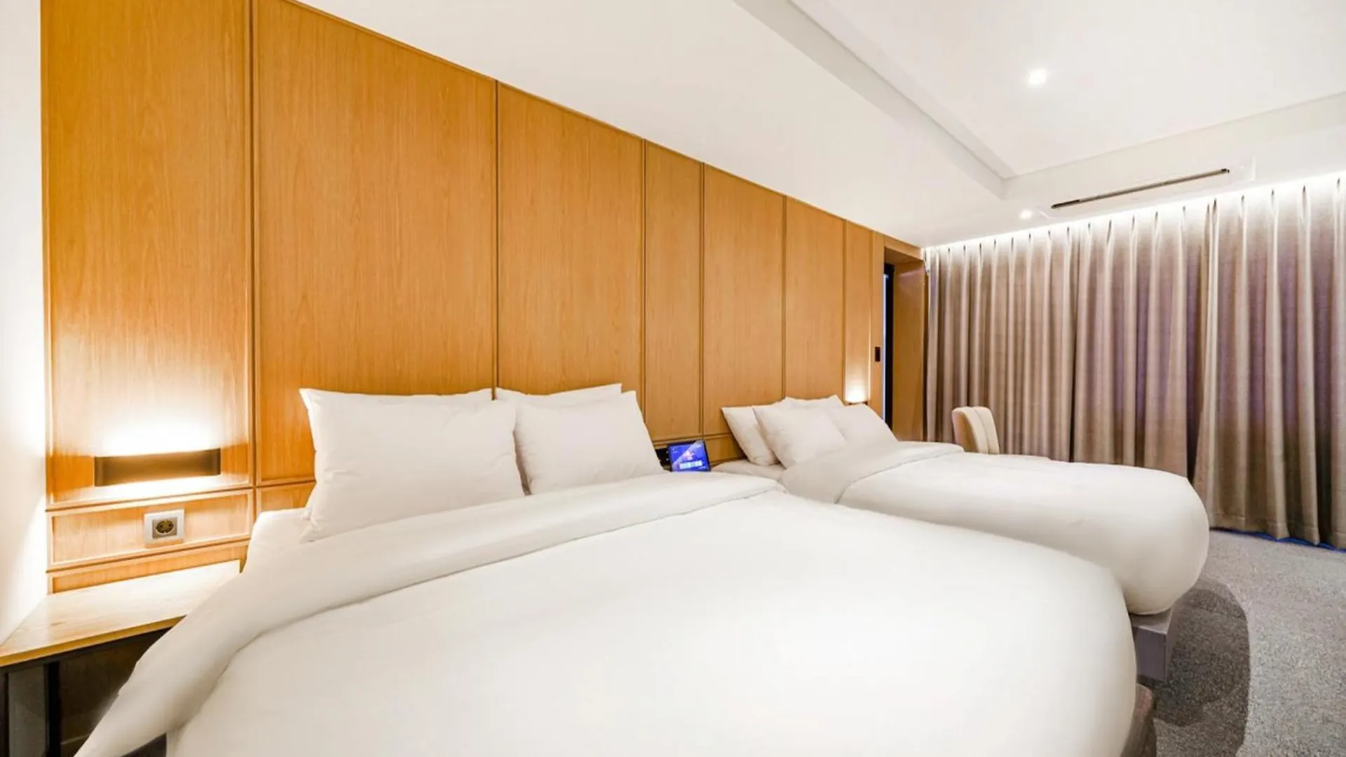 Haeundae The Van Hotel Busan 3*,