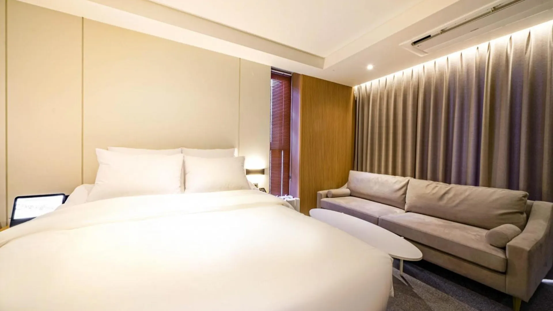 Haeundae The Van Hotel Busan 3*,