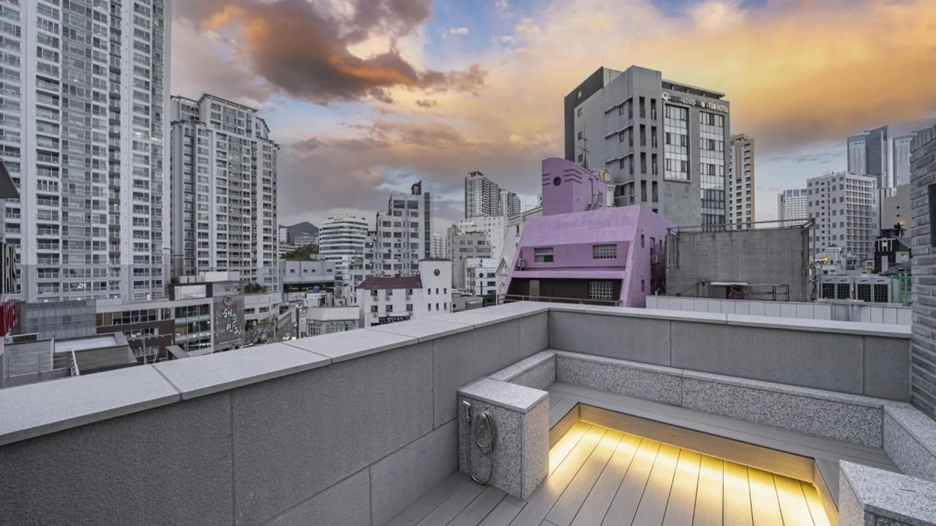 Haeundae The Van Hotel Busan 3*,