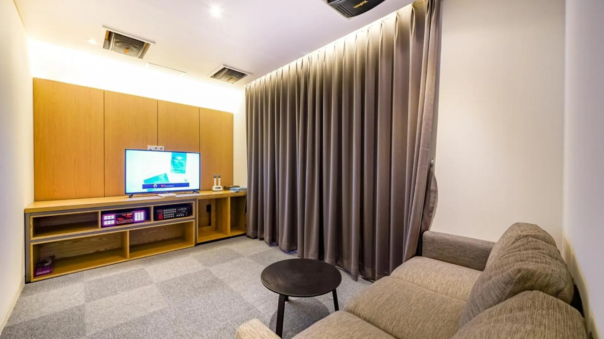 Haeundae The Van Hotel Busan 3*,