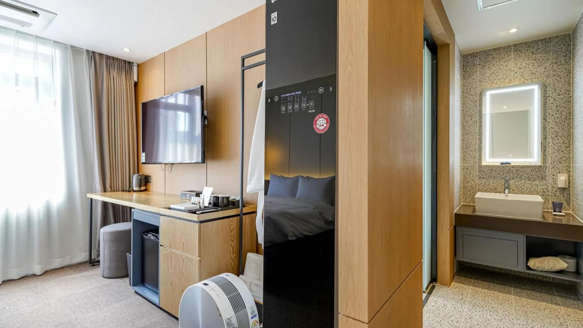 Haeundae The Van Hotel Busan 3*,