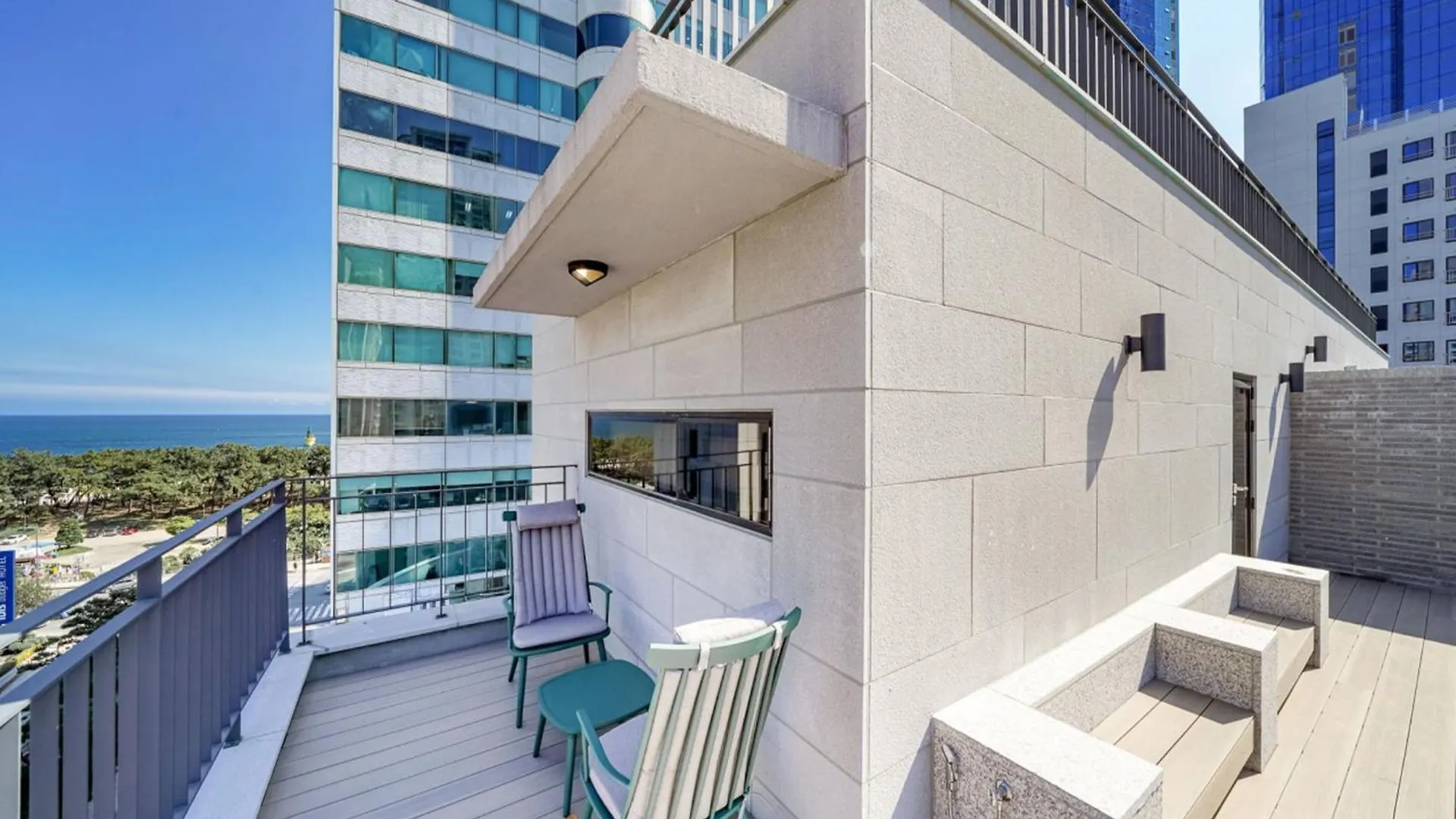 Haeundae The Van Hotel Busan 3*,